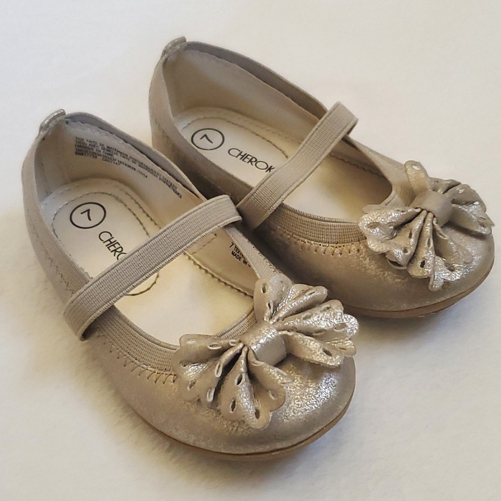 Cherokee Champagne Metallic Baby Toddler Girls Size 7 Shoes